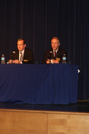Dunwoody City Council Post 3, District 3, candidates Sam Eads and Doug Thompson appeared at the Dunwoody Homeowners Association-sponsored forum at Dunwoody High School on Oct. 17.