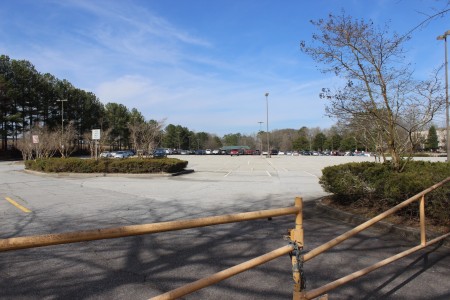 Brookhaven's MARTA parking lot sits mostly empty. (Photo Dyana Bagby)