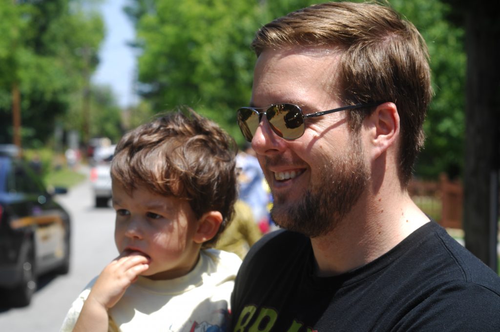 Osborne Road; Saturday May 6, 2016 12:00pm. Forty Third Annual "Lynwood Days Parade and Festival". The parade started at the Lynwood Park United Christian Church and traveled to Windsor Parkway then turned north on Osborne Road and finished in Lynwood Park. Lynwood residents Justin Carpenter, and his son Logan Carpenter (2yr).