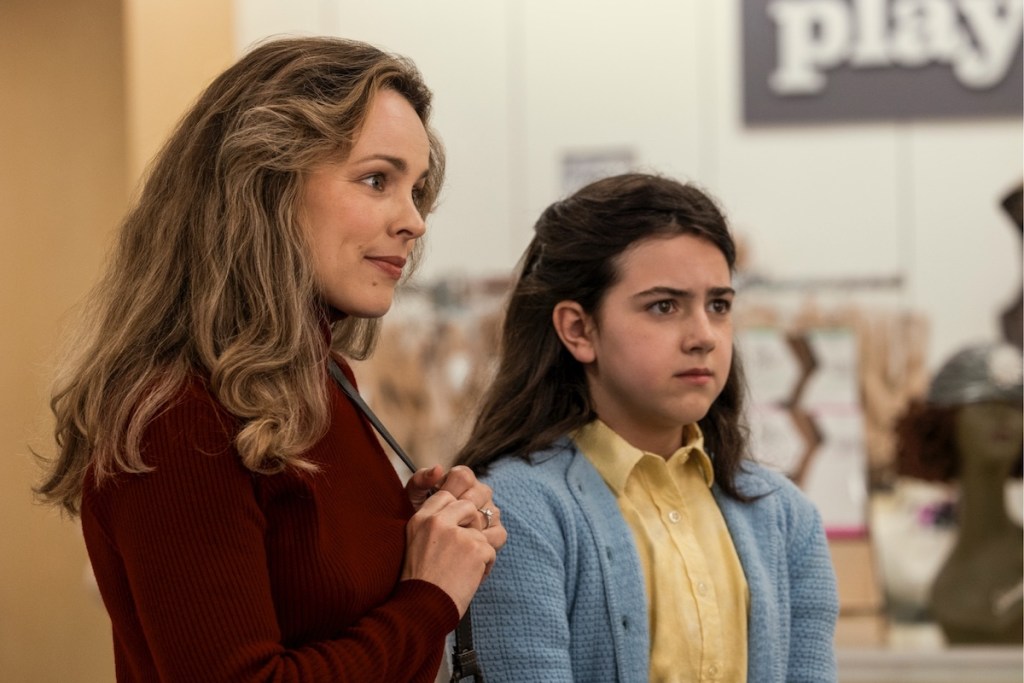 Rachel McAdams (left) and Abby Ryder Fortson in "Are You There God? It's Me, Margaret." (Photo via Lionsgate)