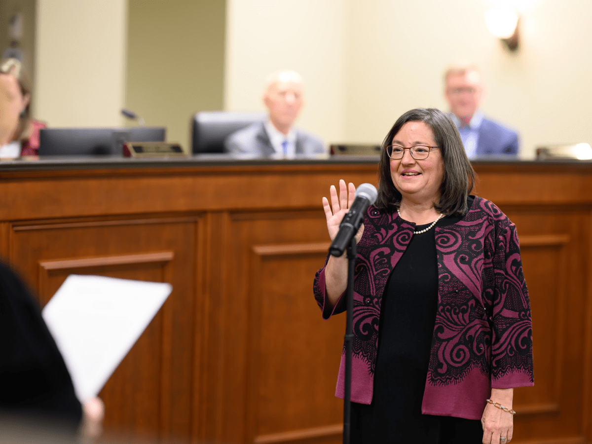 Lynn Deutsch is sworn in as Dunwoody's mayor on Jan. 8, 2024.