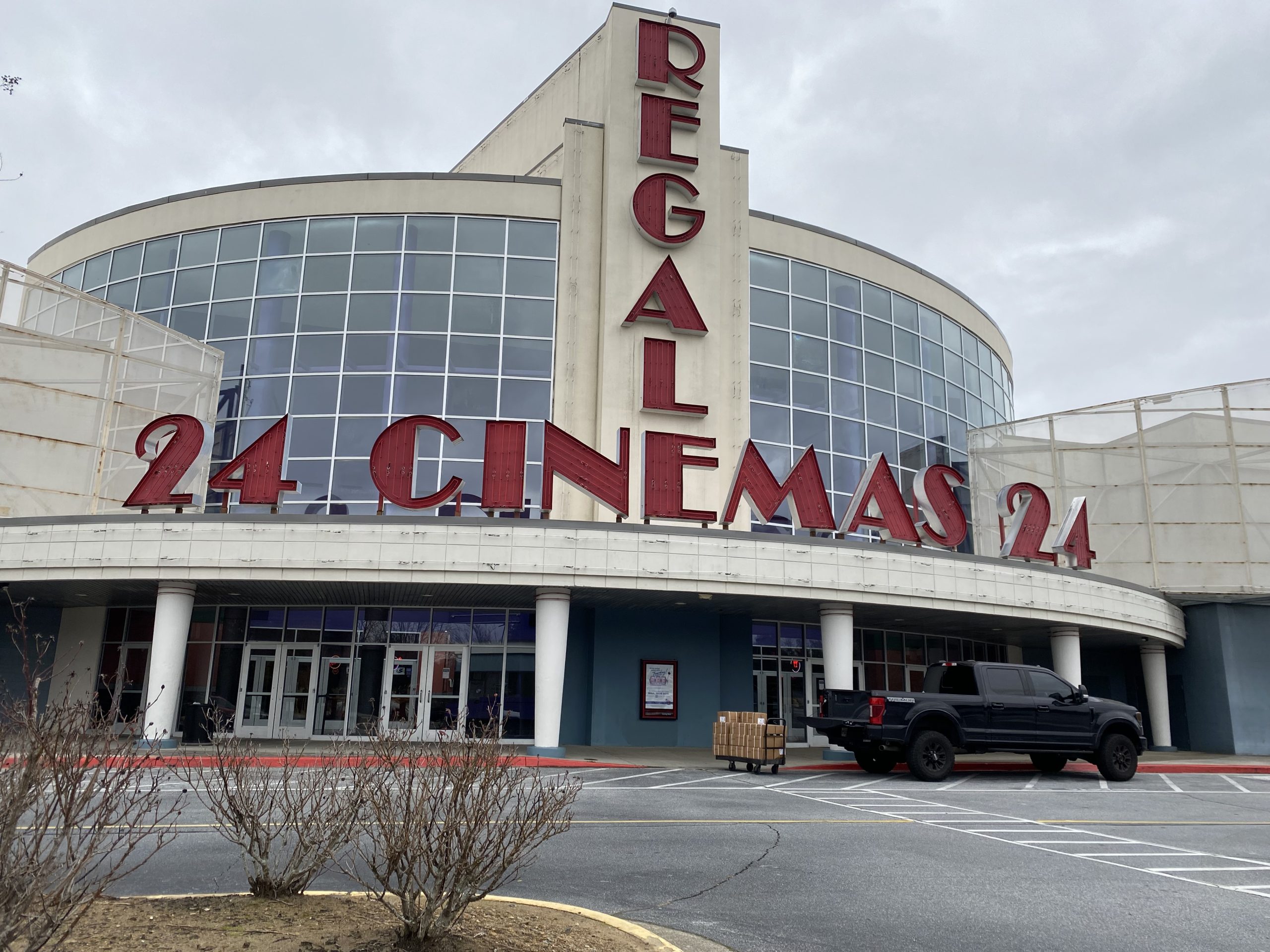 Regal Hollywood Cinema closes its doors, theater land up for sale Regal Hollywood Cinema closes its doors, theater land up for sale