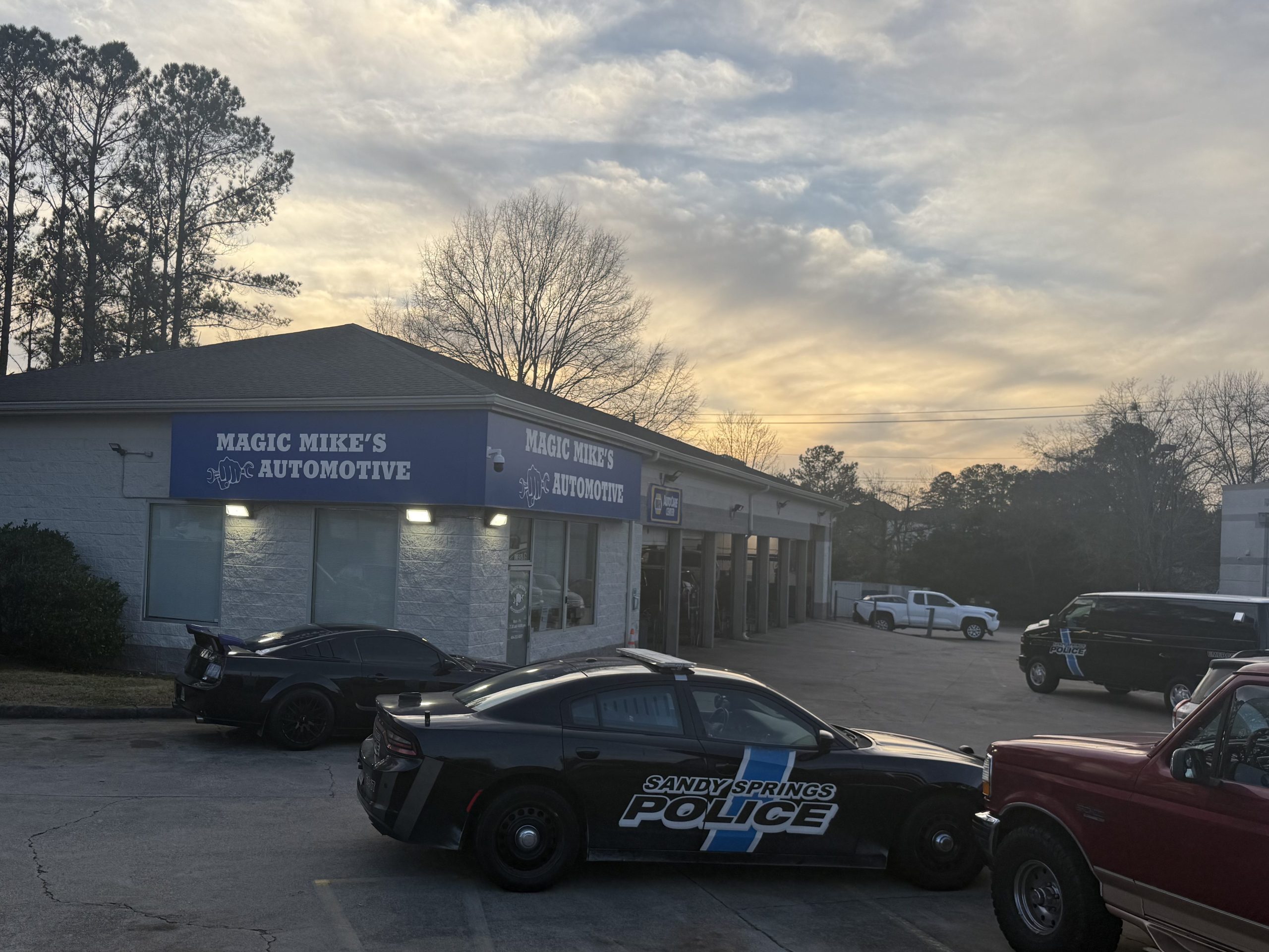 Sandy Springs Police to honor former auto shop owner at Veterans Park