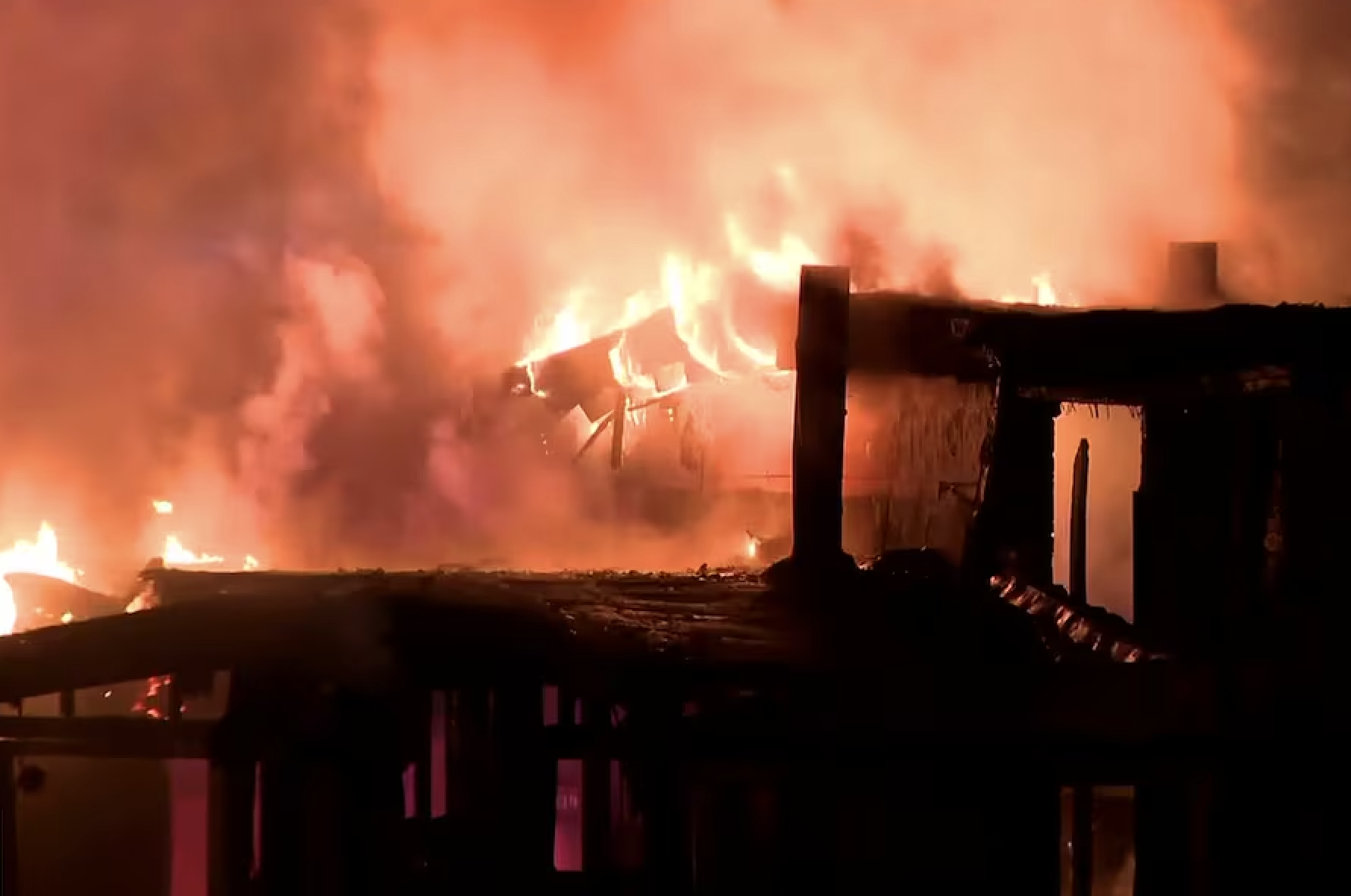 No injuries as two Azalea Gardens apartments catch fire - Rough Draft ...