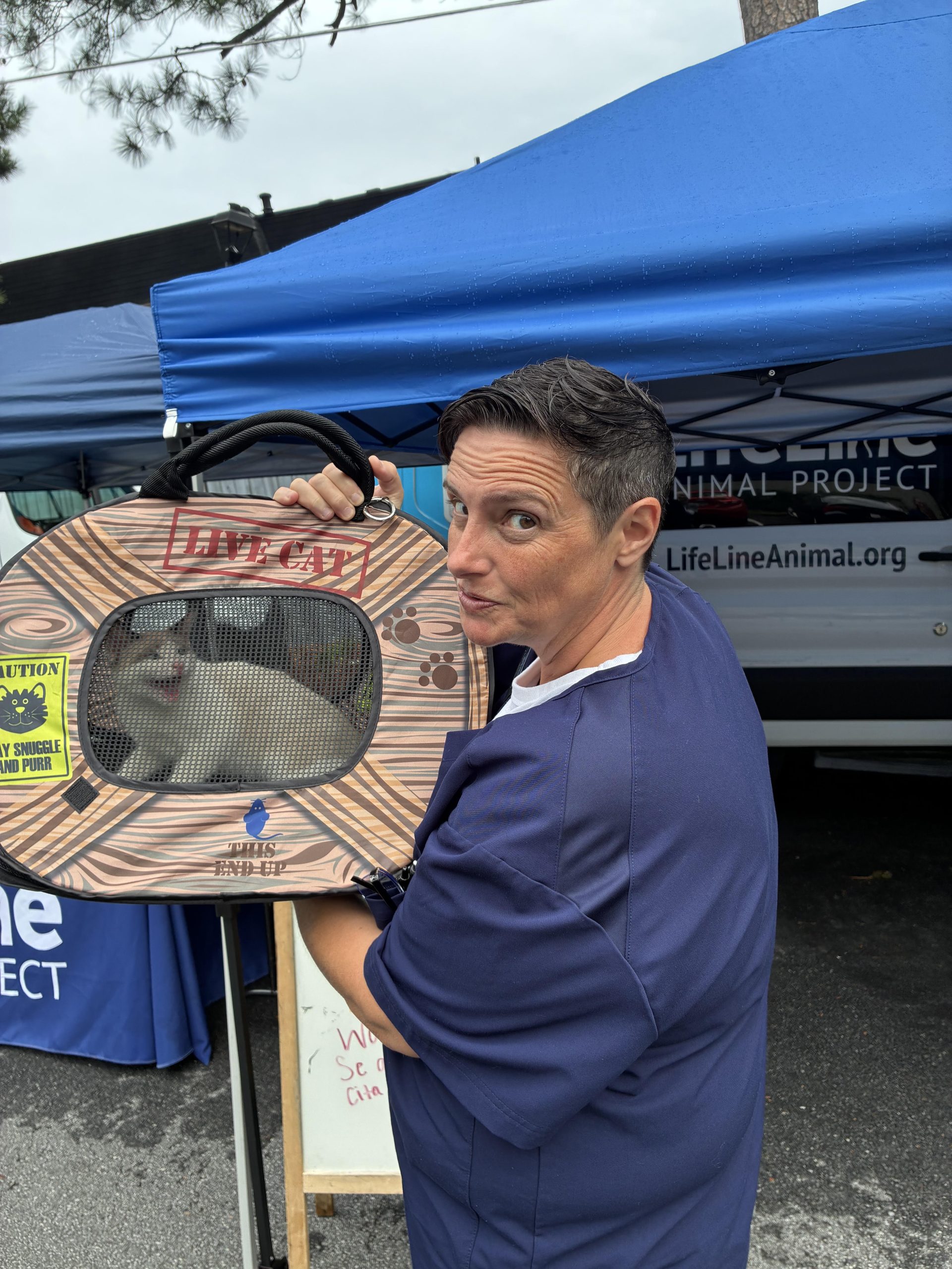 Estuary Mobile Clinic and Food event supplies food, medical treatment to dozens of animals