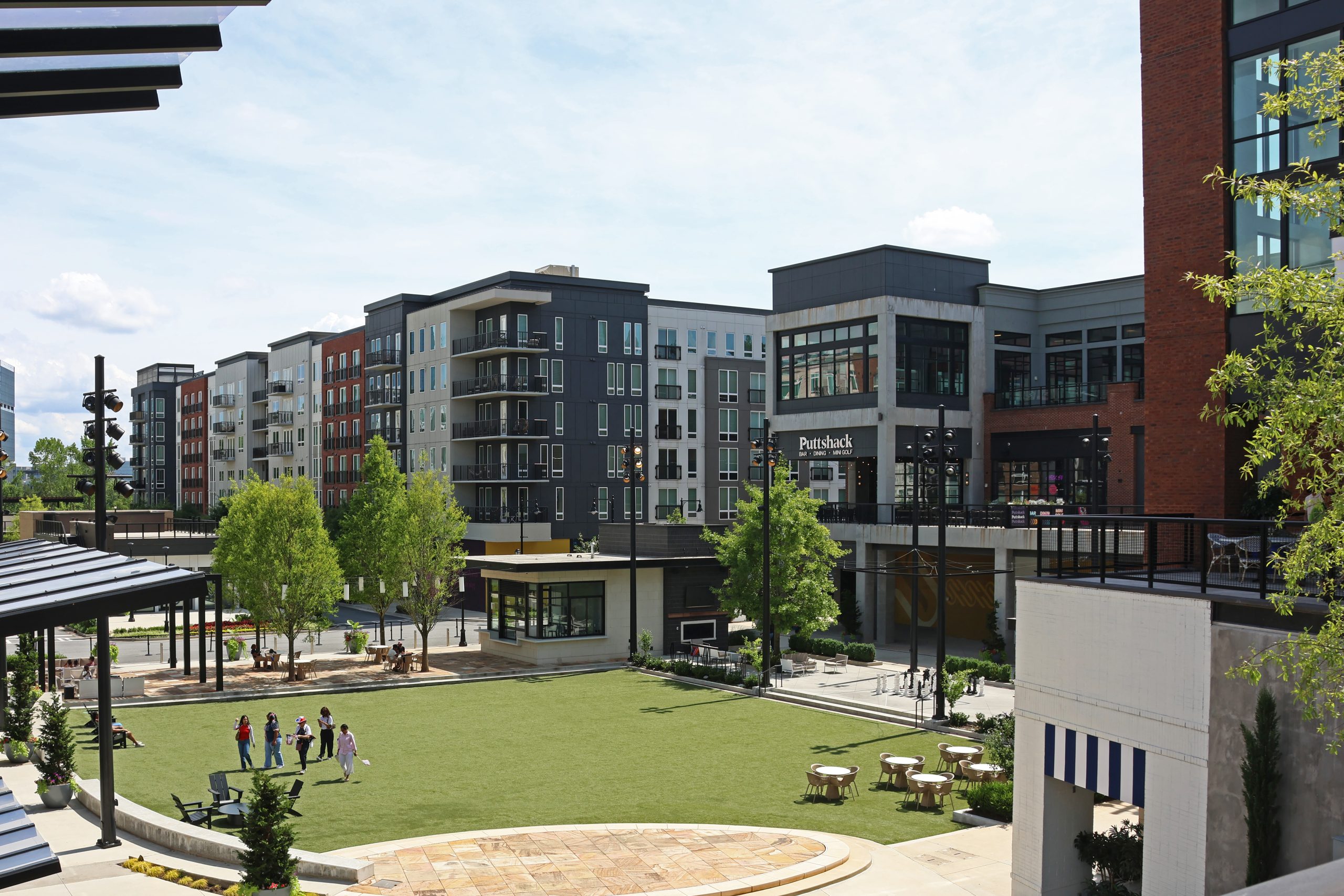 Discover Dunwoody signs new lease at High Street in Perimeter